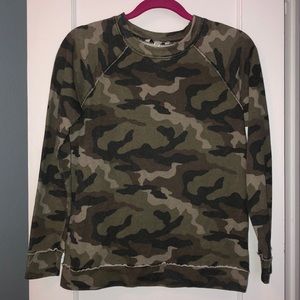 American Eagle camo crewneck